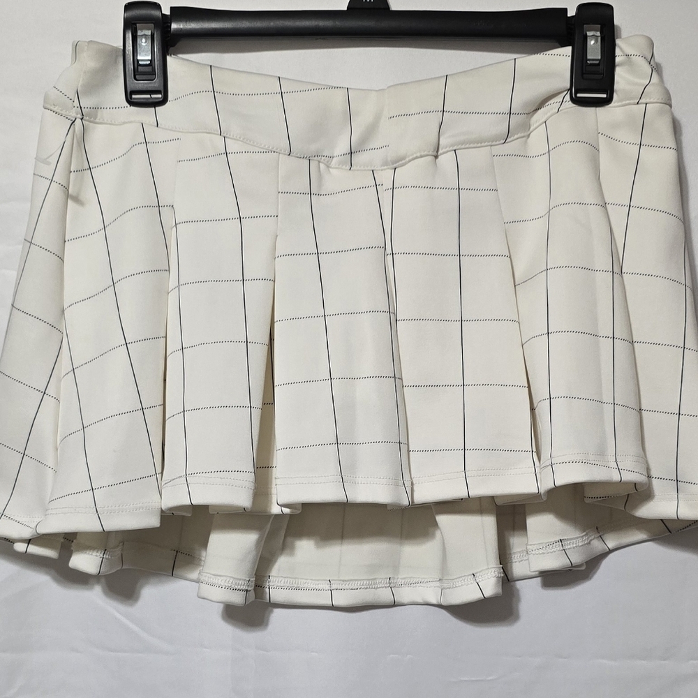 Black Ibis Pleated Checkered Women's Skort